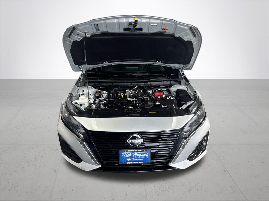 Used 2024 Silver Nissan 2.5 SV image 21