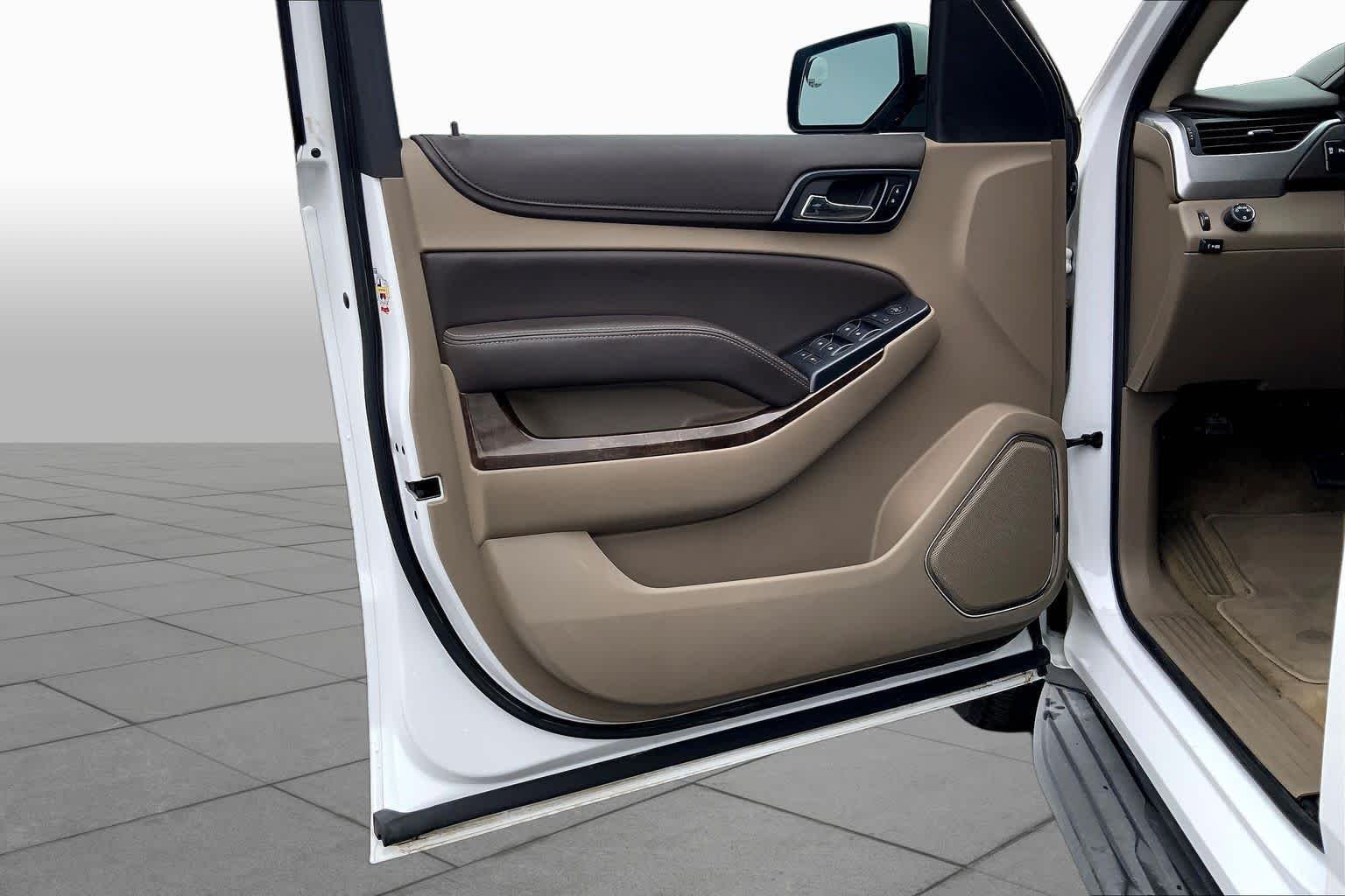 Used 2015 Summit White Chevrolet LS image 21