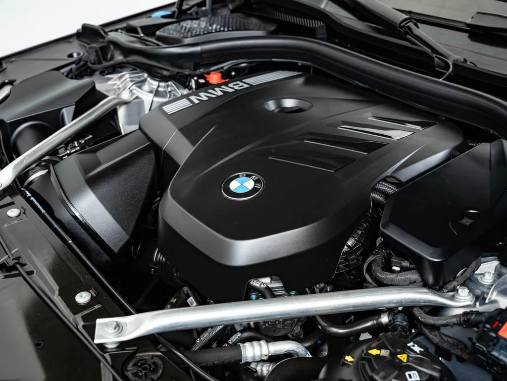 Certified Used 2025 Oxide Grey Met BMW 530i xDrive image 48