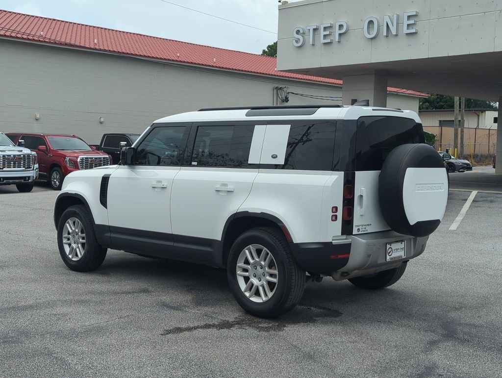 Used 2022  Land Rover S image 4