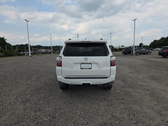 Used 2020 White Toyota SR5 Premium image 4