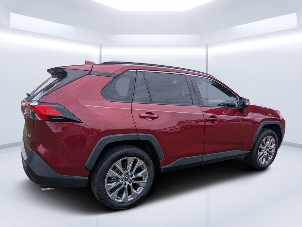 Used 2021 Red Toyota XLE Premium image 3