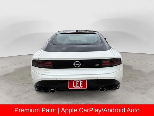New 2027 White Nissan Sport image 5