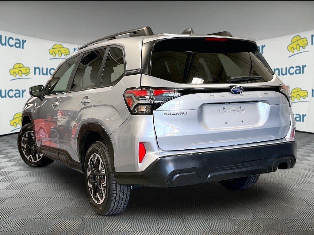 Used 2025 Ice Silver Metallic Subaru Premium image 4