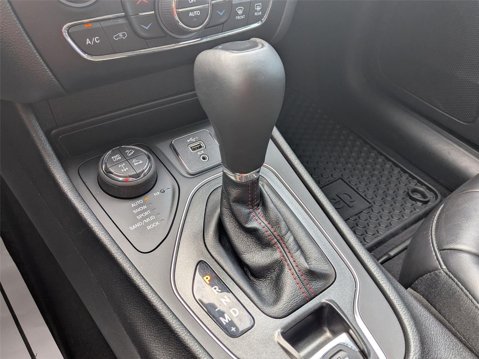 Used 2022 GRAY Jeep Trailhawk image 16