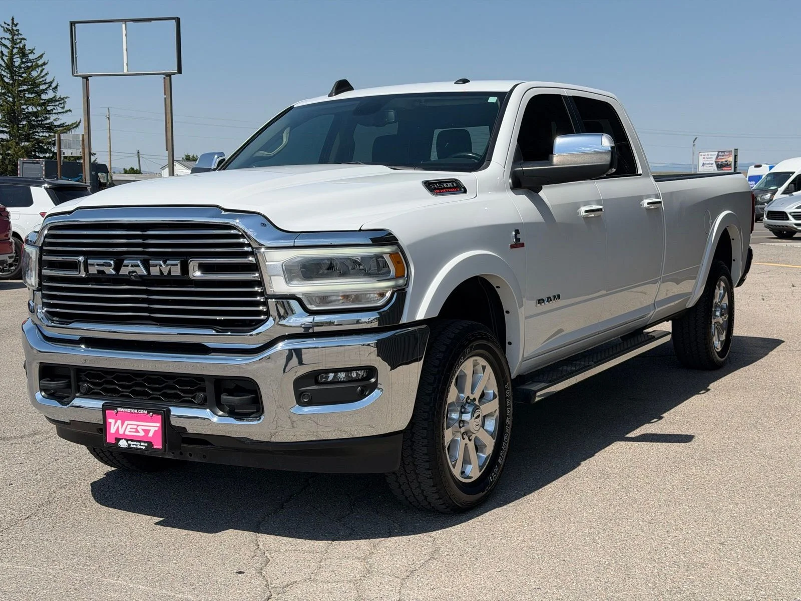 Used 2022 White Ram Laramie image 11