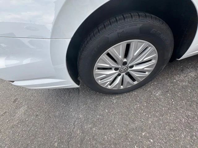Certified Used 2019 Pure White Volkswagen 1.4T S image 10