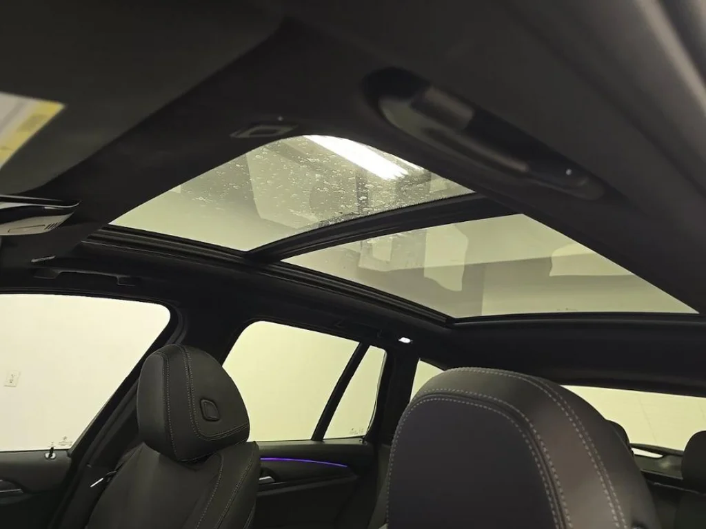 Used 2024 Gray BMW sDrive30i image 5