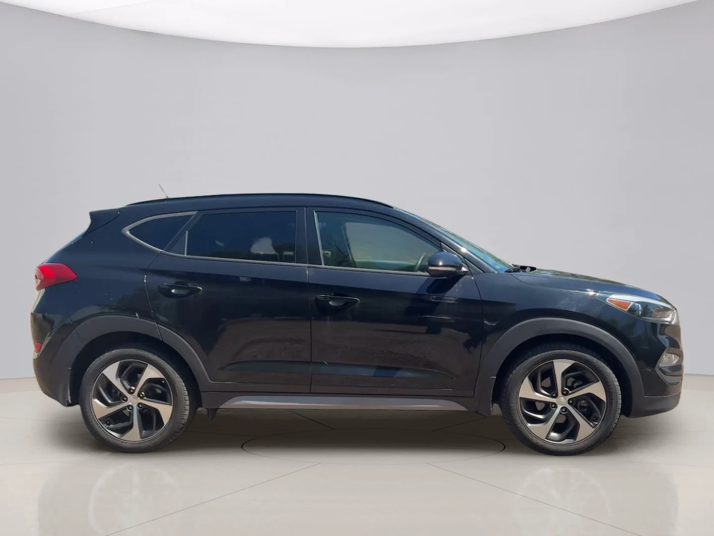 Used 2017 Gray Hyundai SE AWD image 6