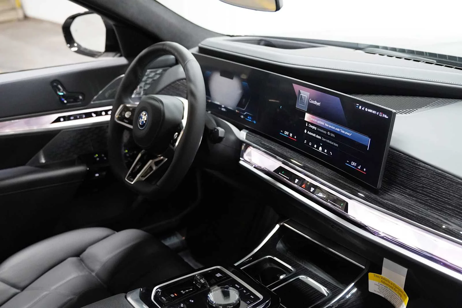 2026 BMW 7 Series 750e - Photo 14