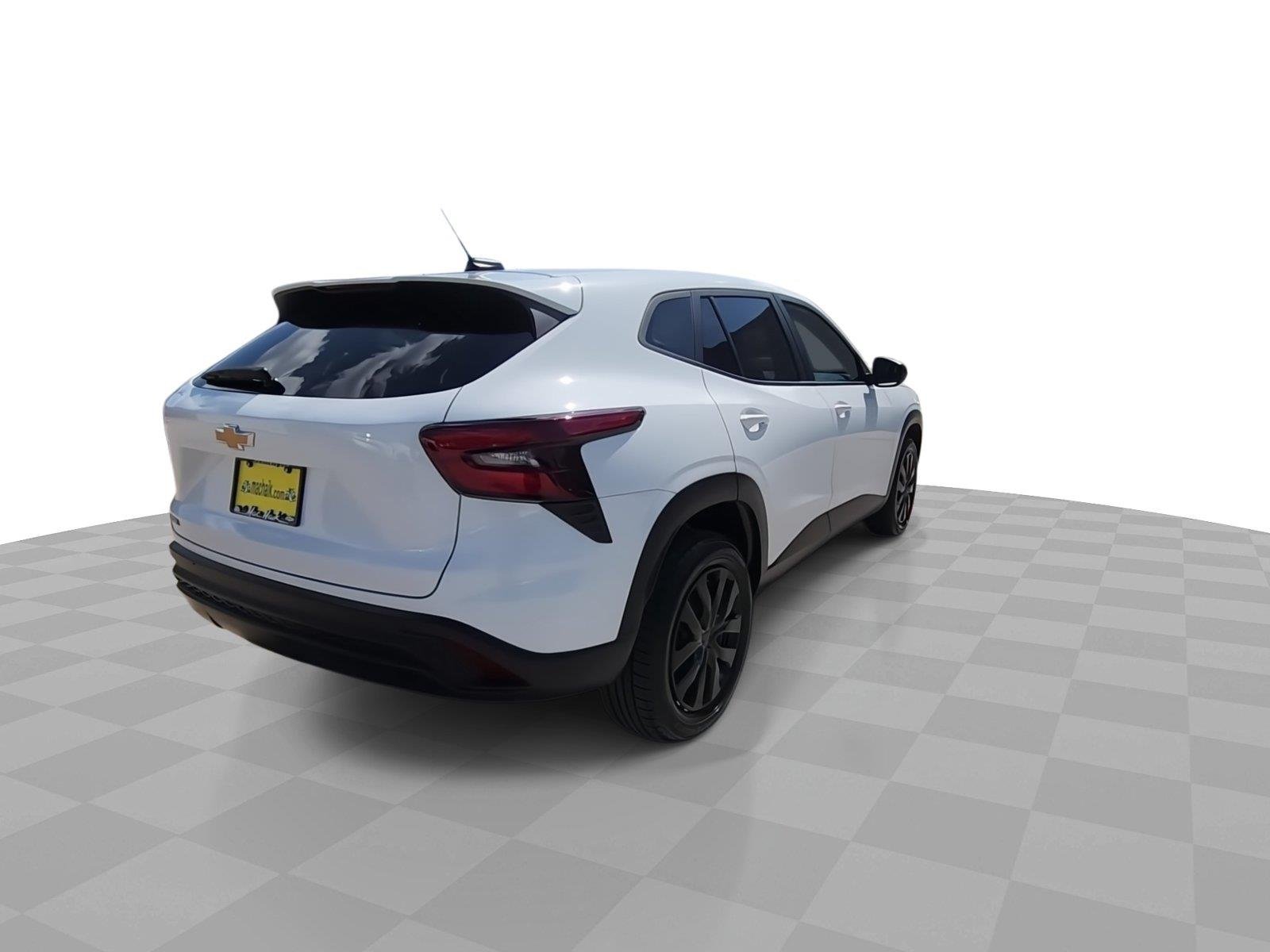 Used 2025 Summit White Chevrolet LS image 8