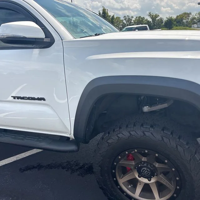 Used 2017 Super White Toyota TRD Off-Road image 7