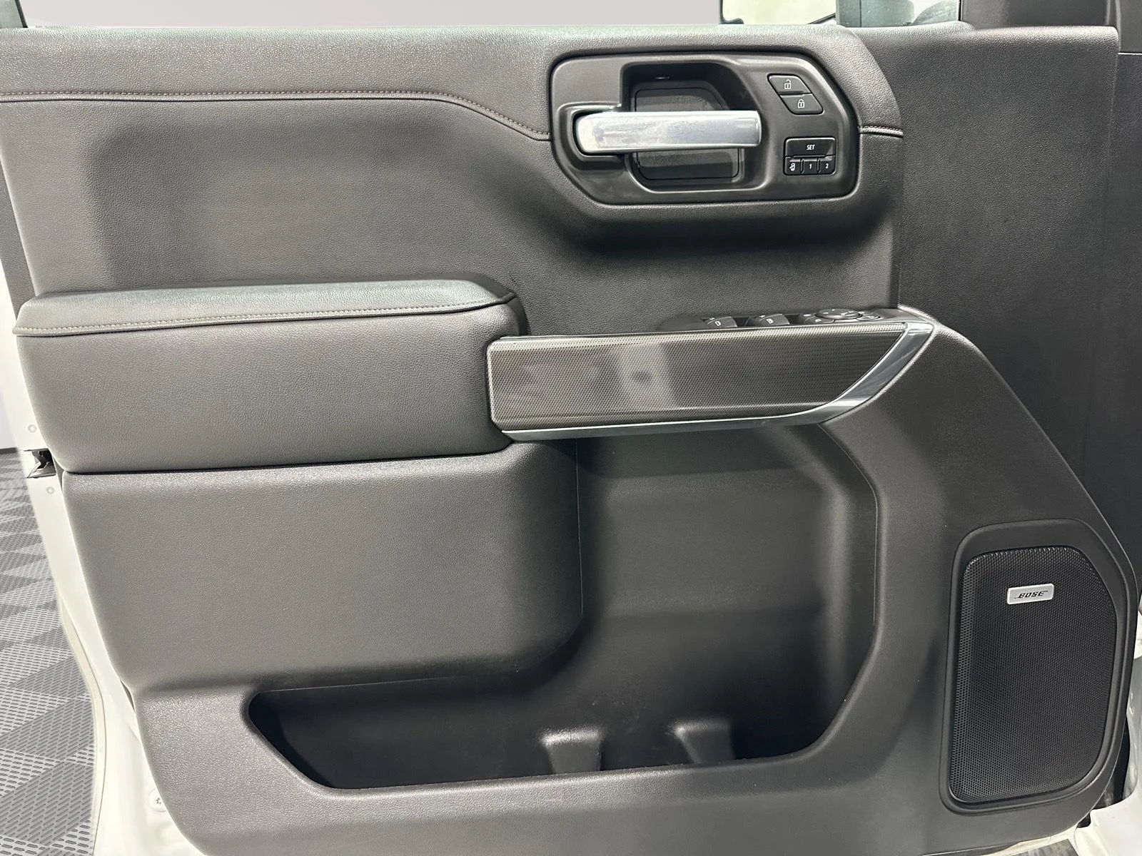 Used 2021 SUMMIT WHITE GMC AT4 image 17