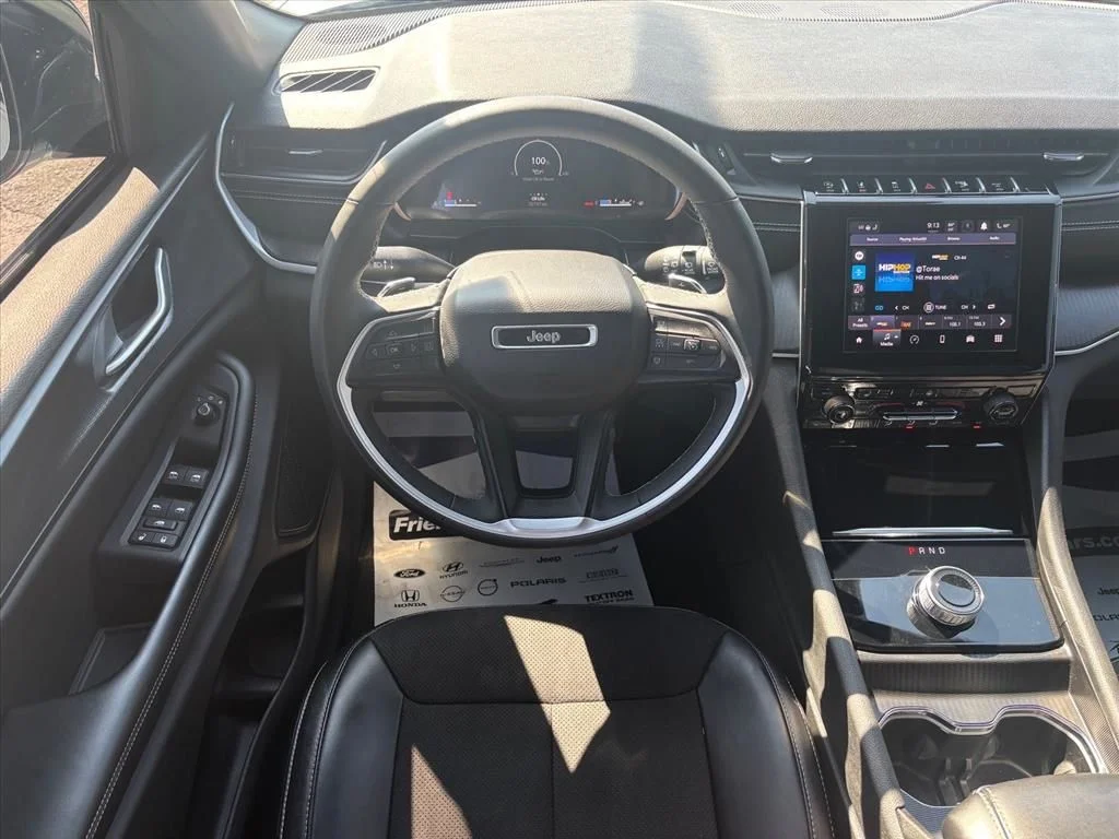 Used 2024 Silver Jeep Altitude image 3