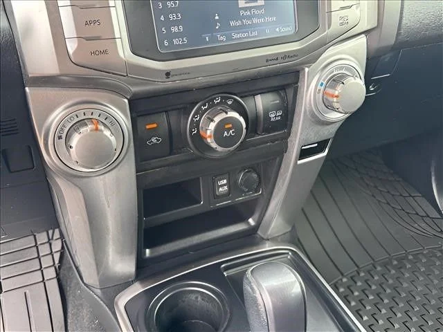 Used 2016 Silver Toyota SR5 Premium image 22