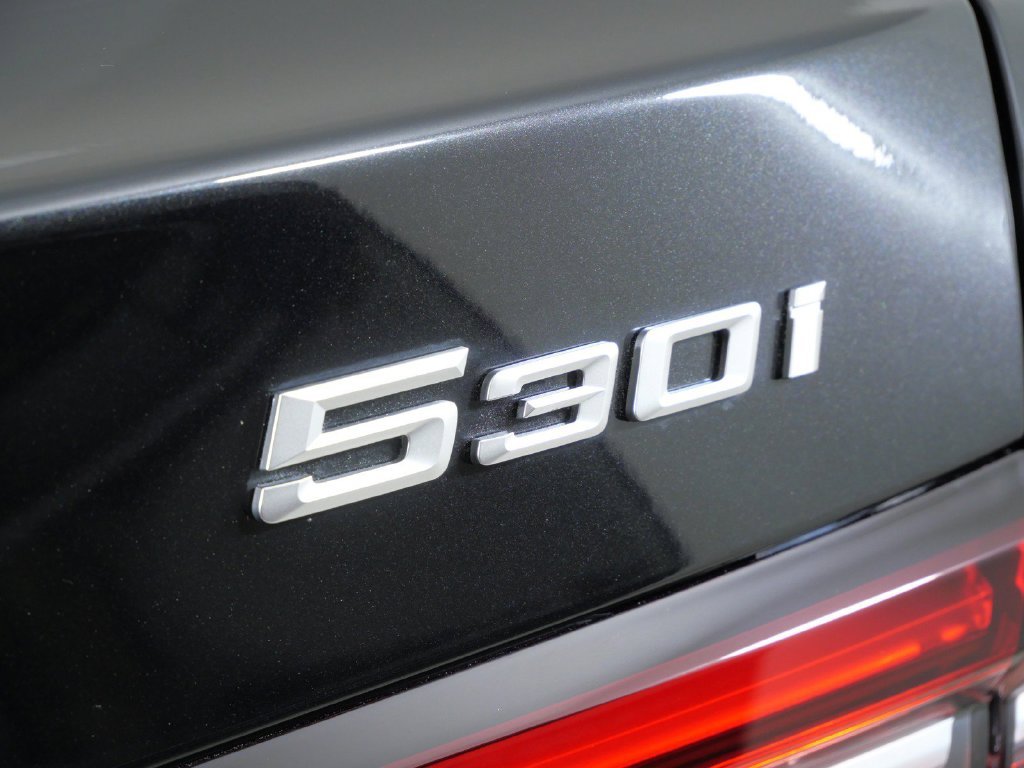 New 2027 Black Sapphire Metallic BMW 530i xDrive image 12