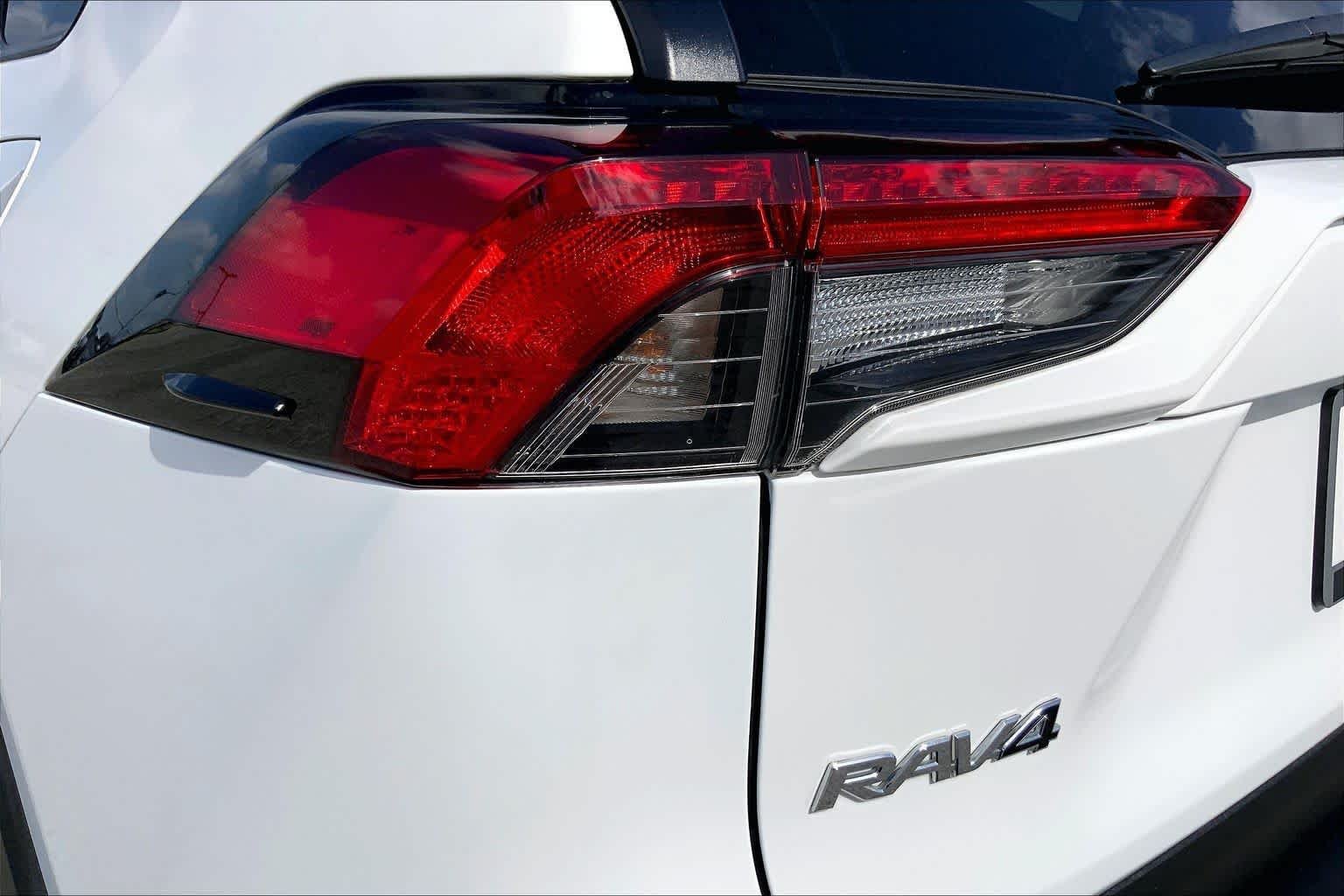 Used 2024 Ice Cap Toyota XLE image 28