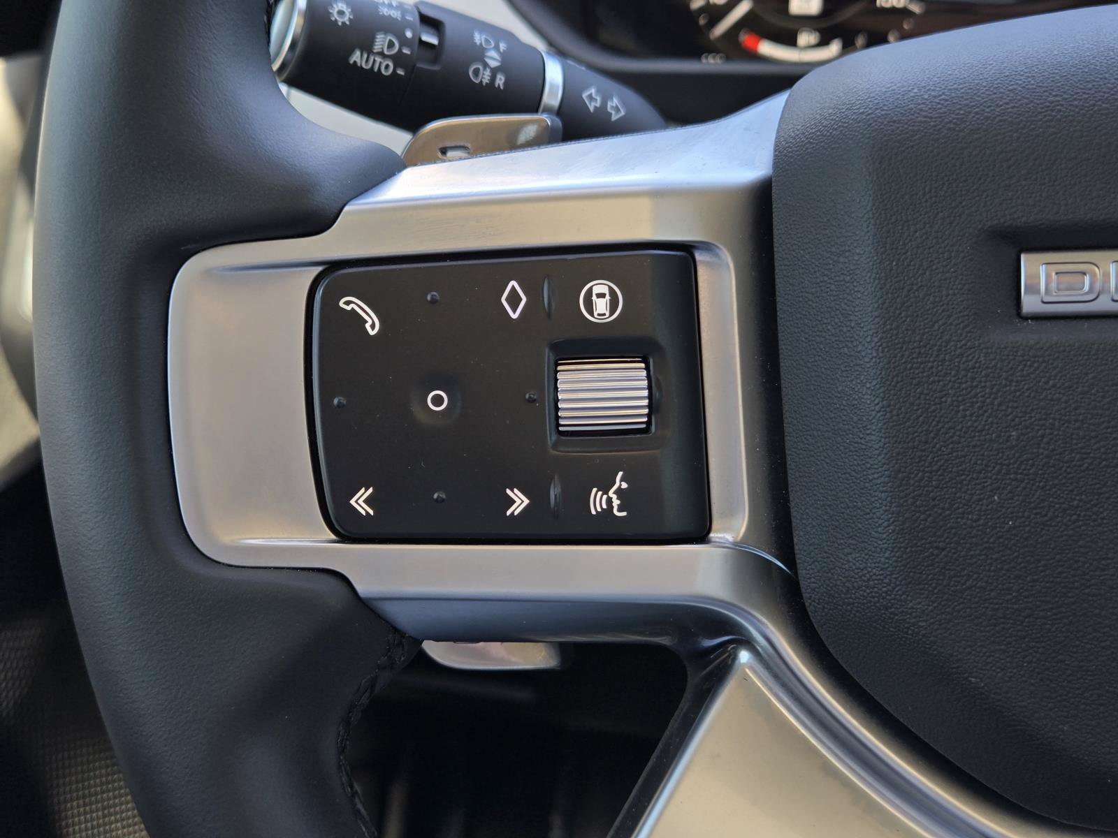 Used 2025 Black Land Rover S image 14