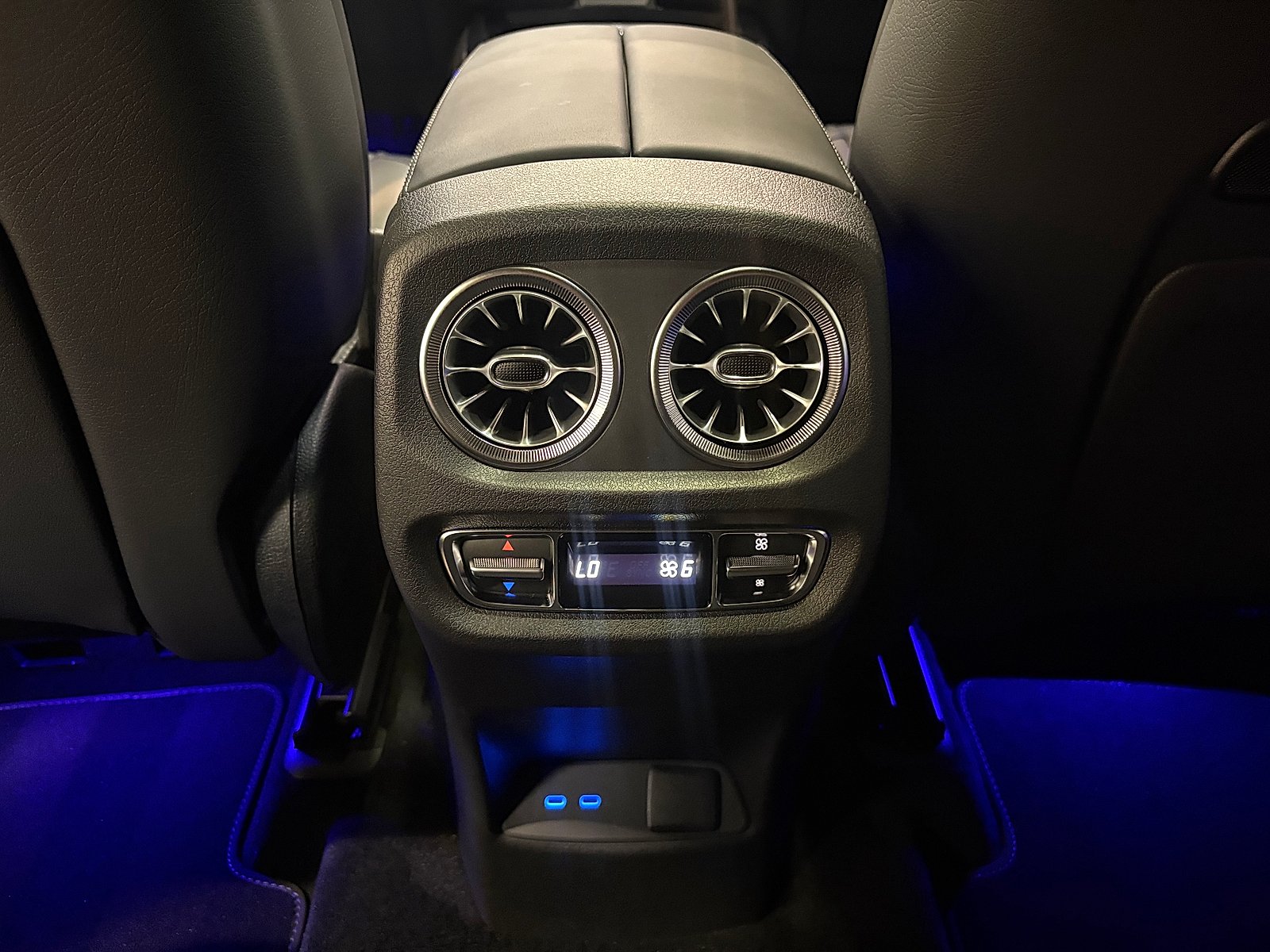 New 2027 MANUFAKTUR Platinum Magno Mercedes-Benz AMG® G 63 image 38