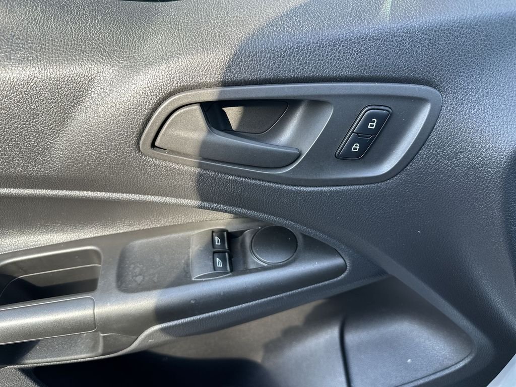 Used 2015  Ford XL image 11