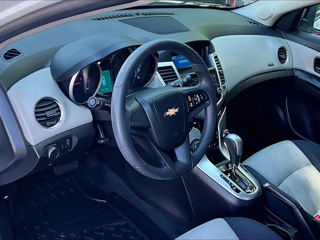Used 2016 White Chevrolet LS image 8