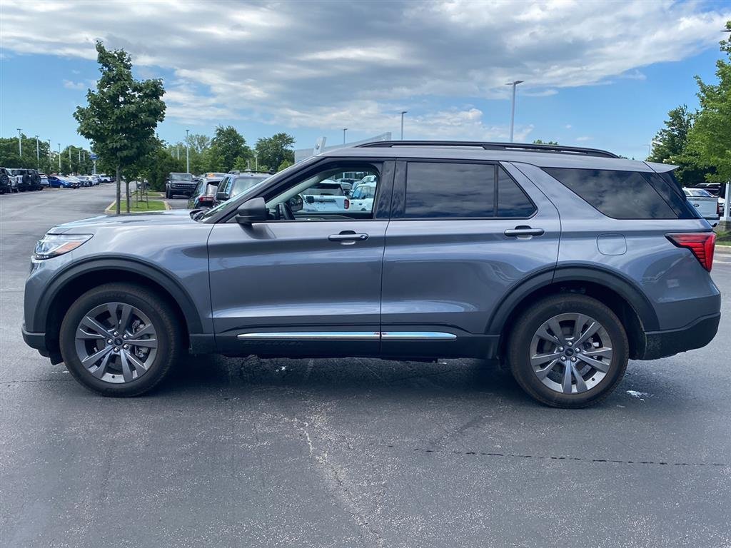 Used 2025 Carbonized Gray Ford Active image 8