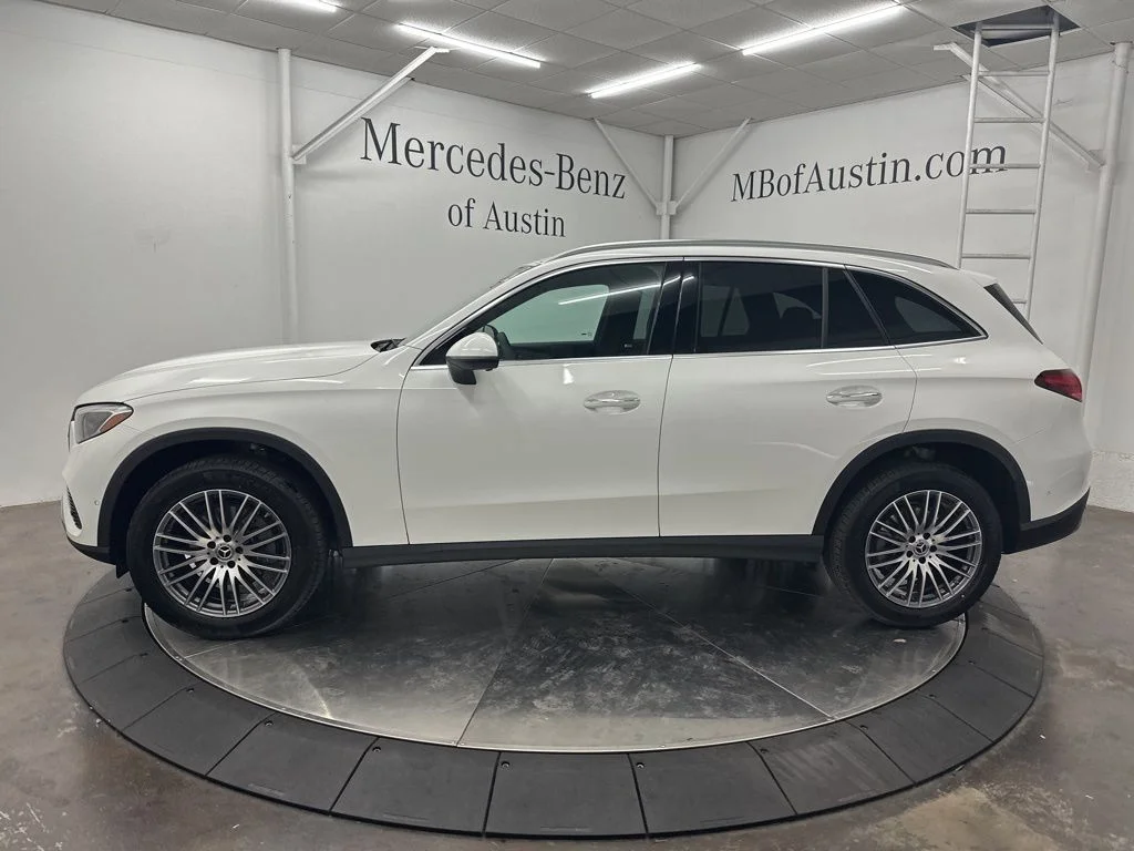 Used 2026 White Mercedes-Benz GLC 300 image 4