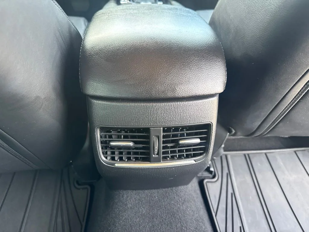 Used 2017 Silver Mazda Touring image 27