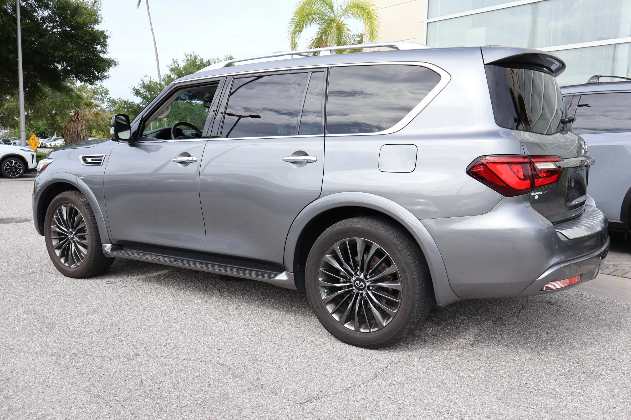Certified Used 2021 Graphite Shadow INFINITI PREMIUM SELECT image 7