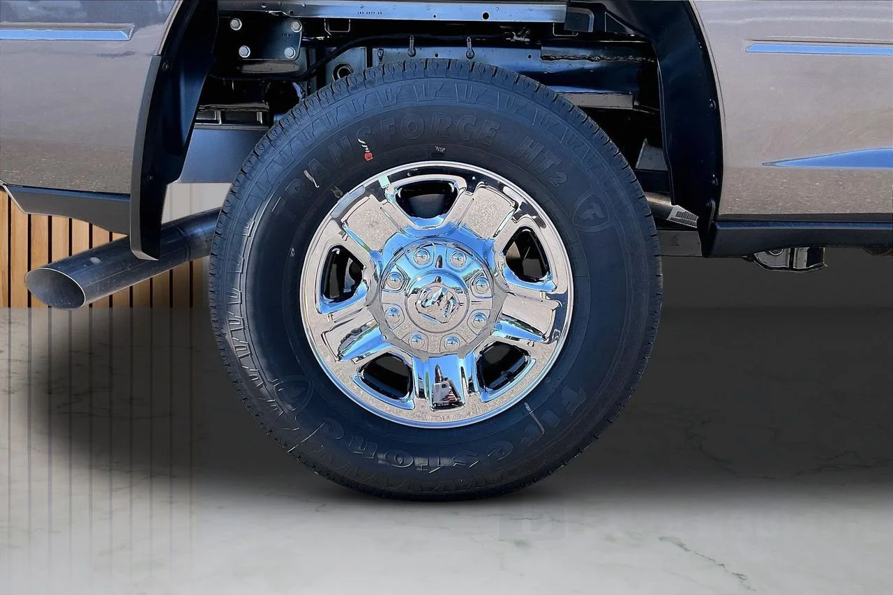New 2026 Granite Crystal Metallic Clear-Coat Exterior Paint RAM Tradesman image 31