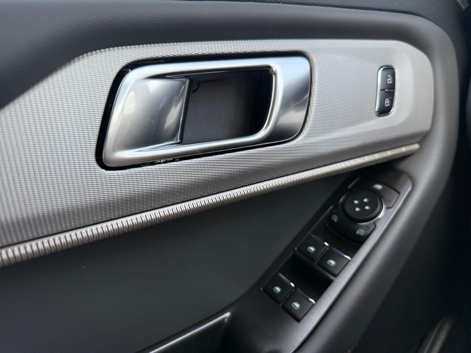 New 2026 Agate Black Metallic Ford Active image 27