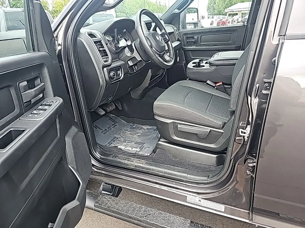 2025 RAM 3500 Tradesman - Photo 11
