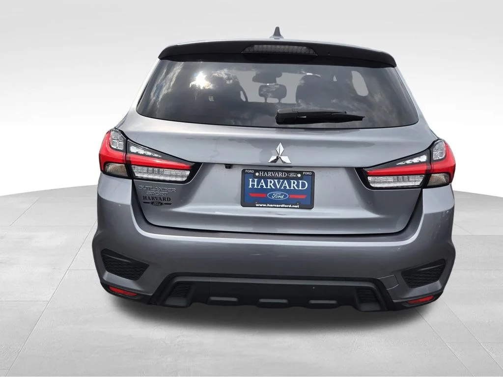 Used 2024 Gray Mitsubishi 2.0 SE image 5