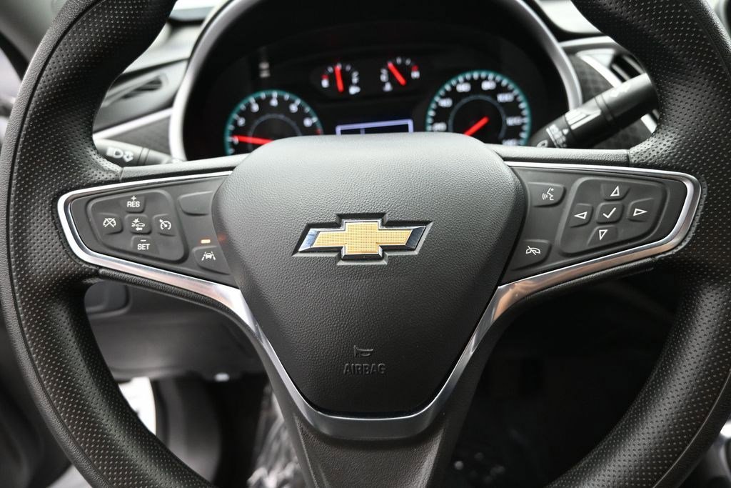 Used 2024 Summit White Chevrolet LT image 12