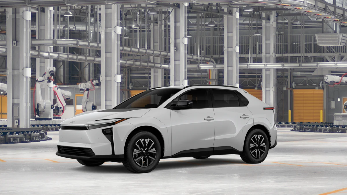 New 2027 Wind Chill Pearl Toyota XLE image 2