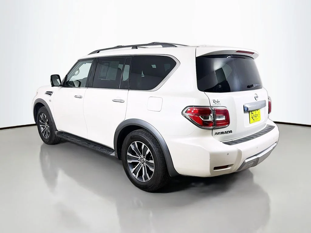 Used 2018 White Nissan SL image 8