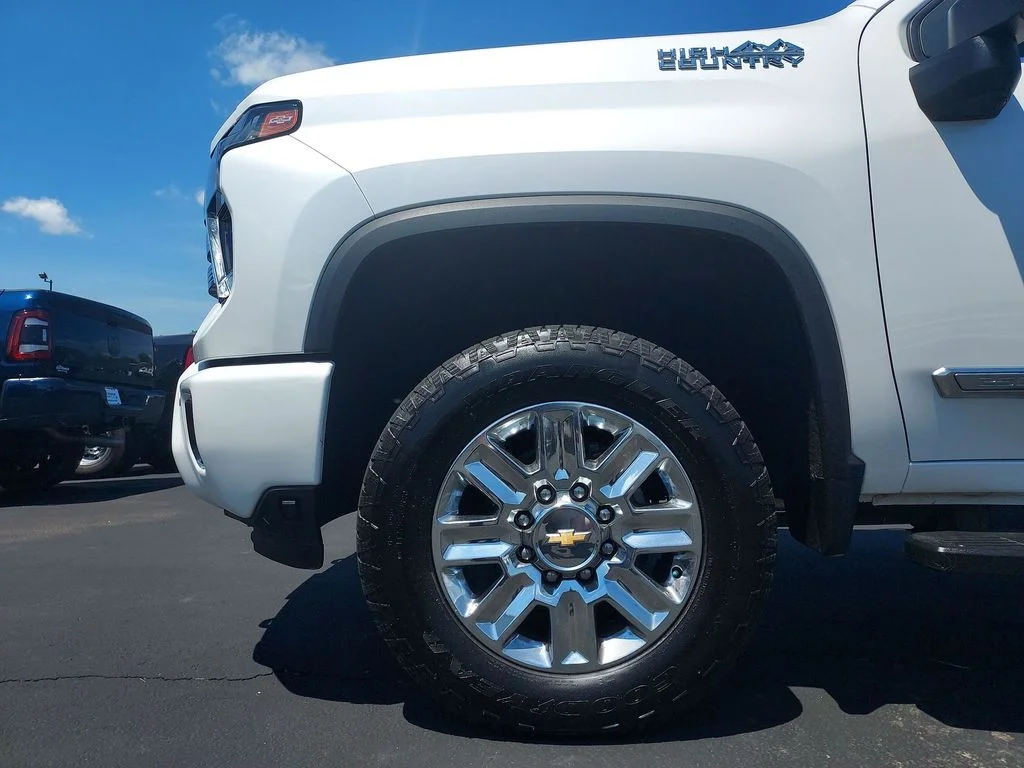 Used 2024 Beige Chevrolet High Country image 16