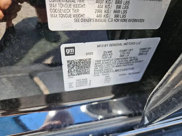 Used 2024 Onyx Black GMC AT4 image 29