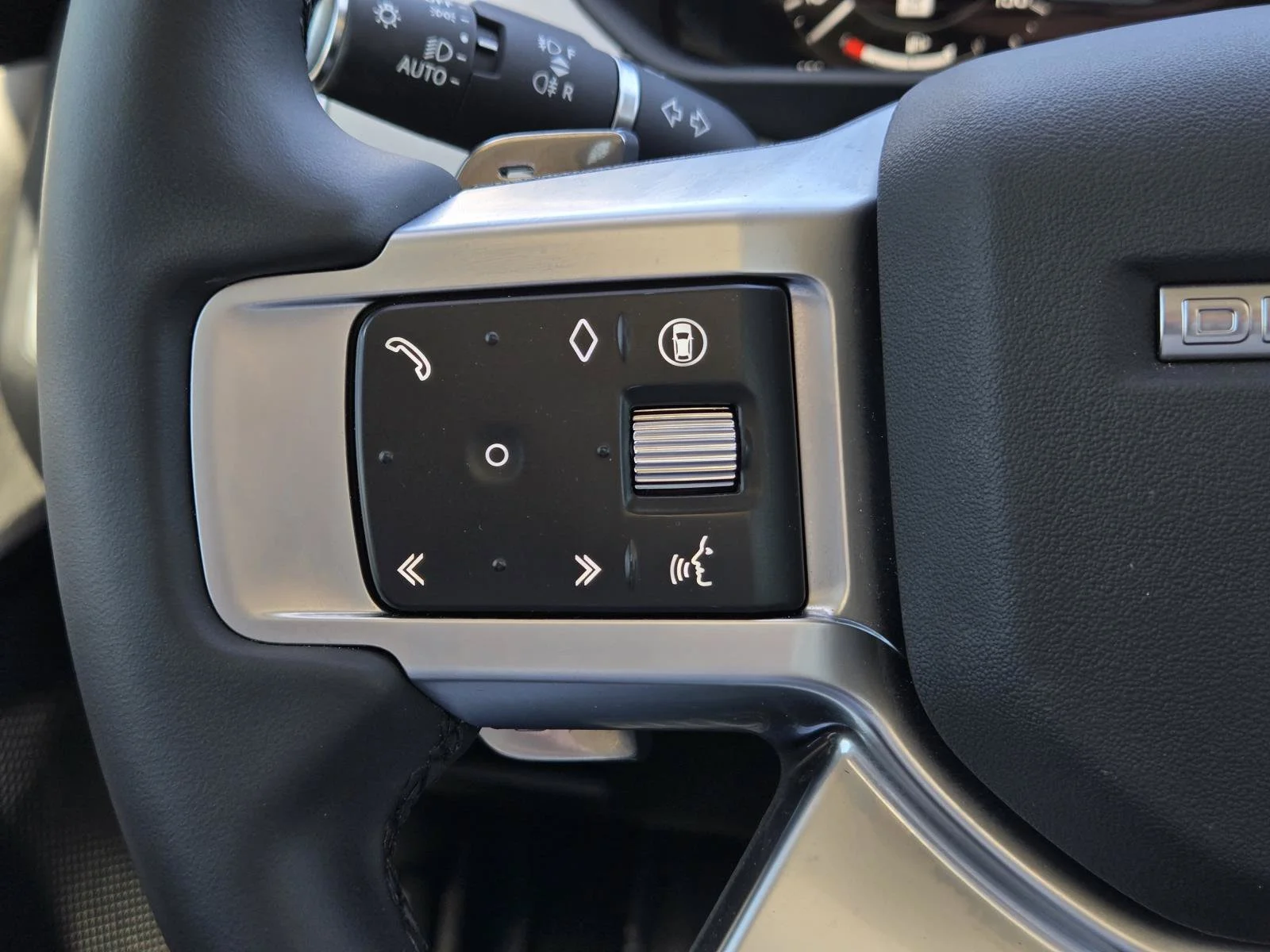 Certified Used 2025 Black Land Rover S image 14