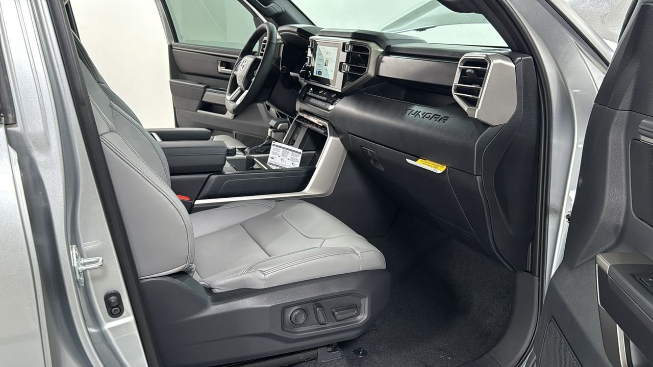 2026 Toyota Tundra SR5 - Photo 18