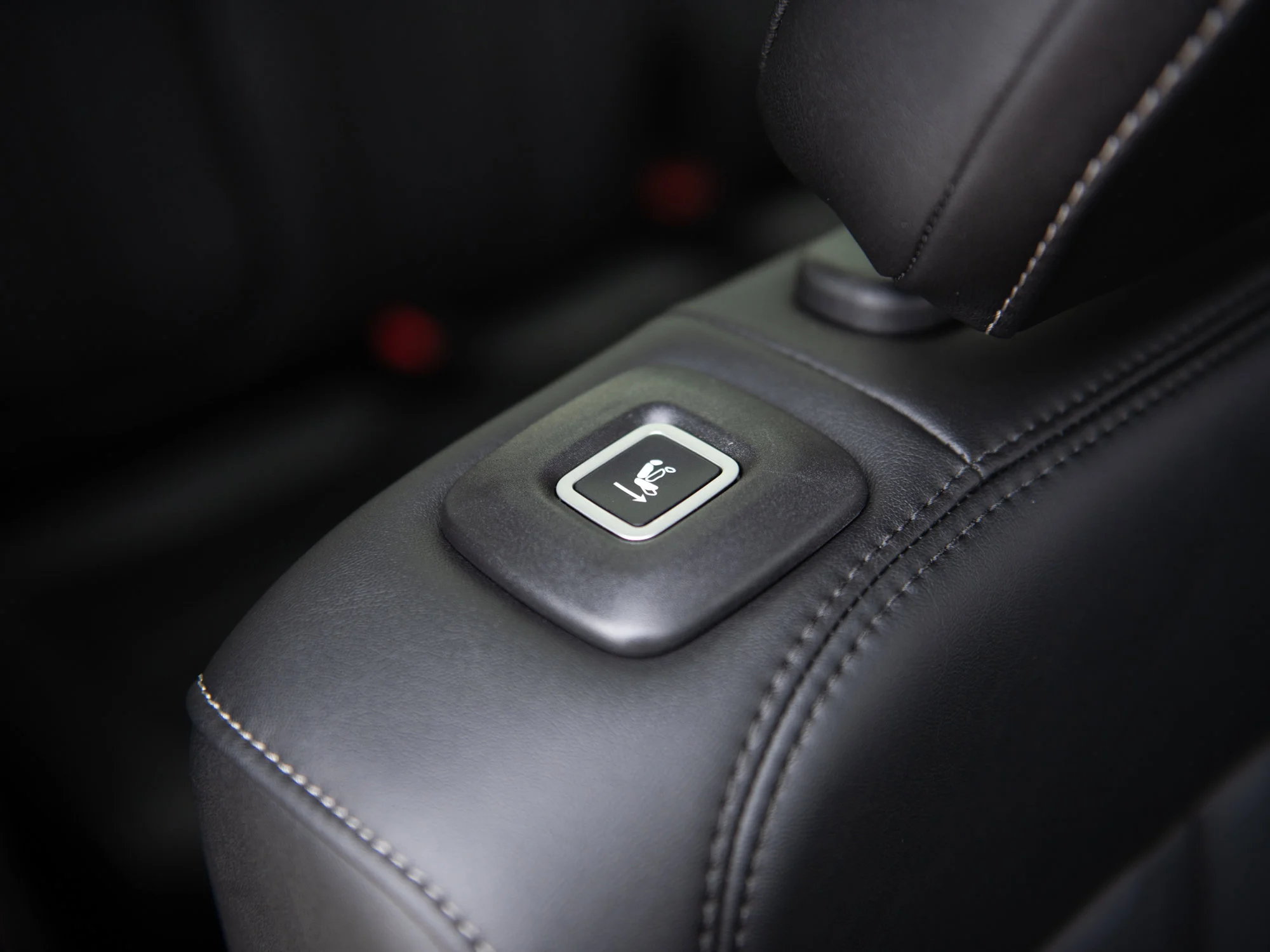 New 2026 Black Jeep Limited Reserve* image 31