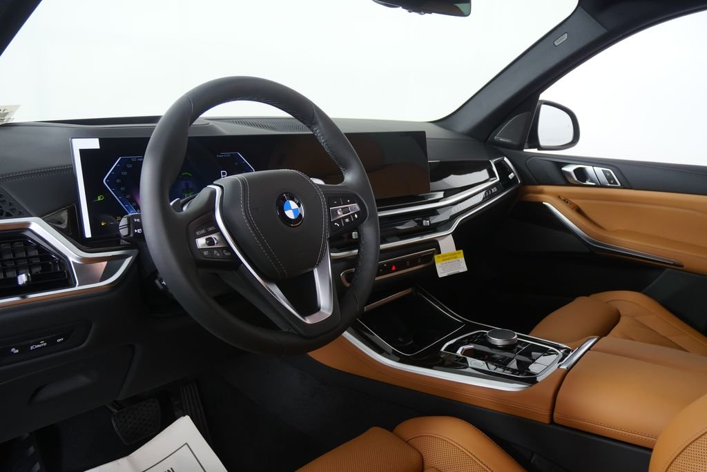 New 2026 Black Sapphire Metallic BMW xDrive40i image 12