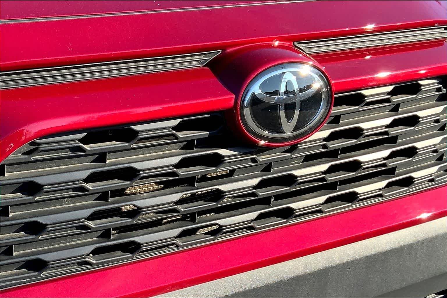 Used 2024 Ruby Flare Pearl Toyota XLE image 29