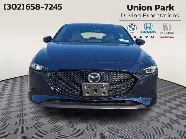 ヨコハマ　ブルー Pre-Owned 2023 Mazda Mazda3 2.5 S Preferred Package 4D Hatchback