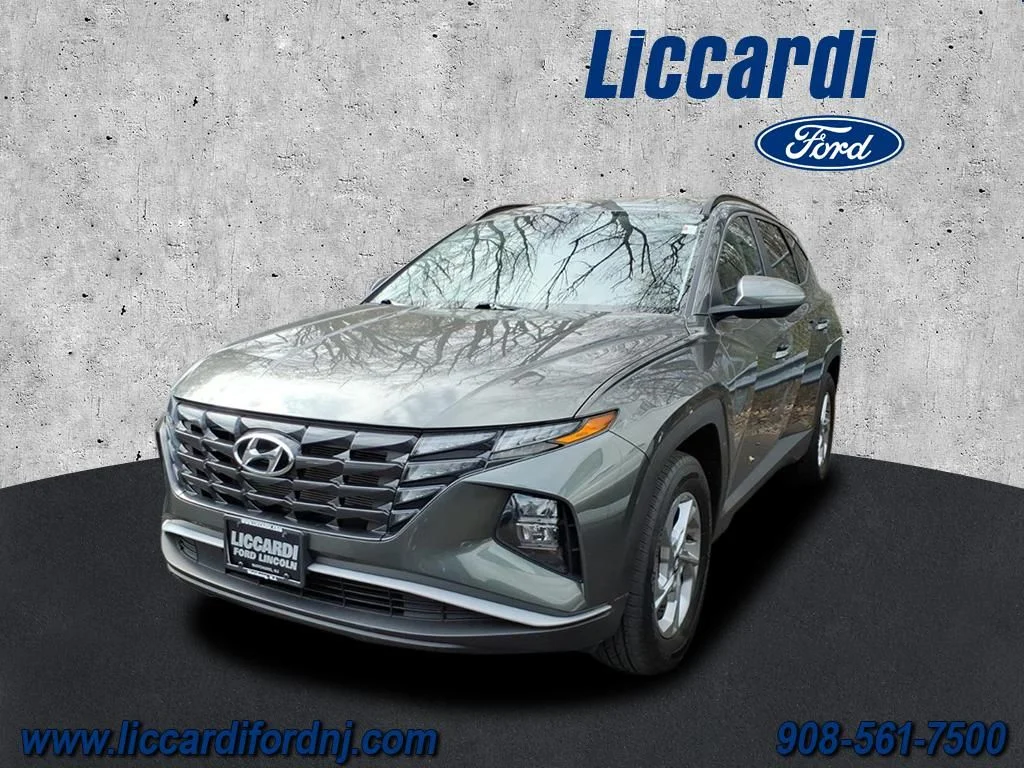 Used 2023 Gray Hyundai SEL image 3