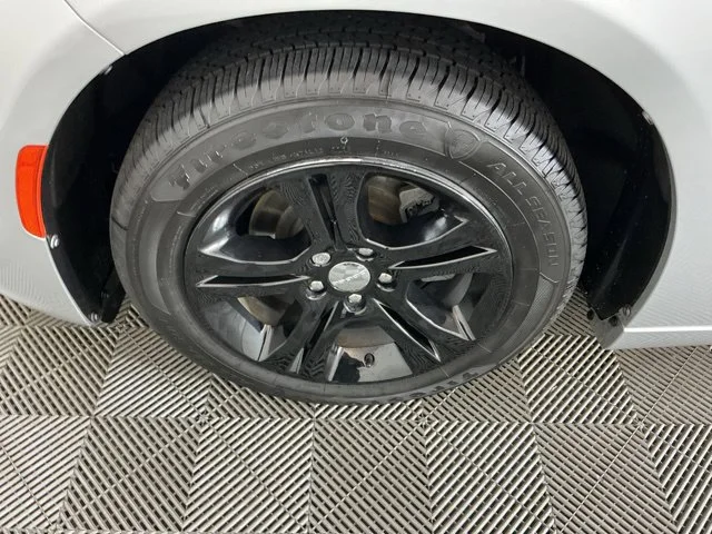 Used 2019  Dodge SXT image 28