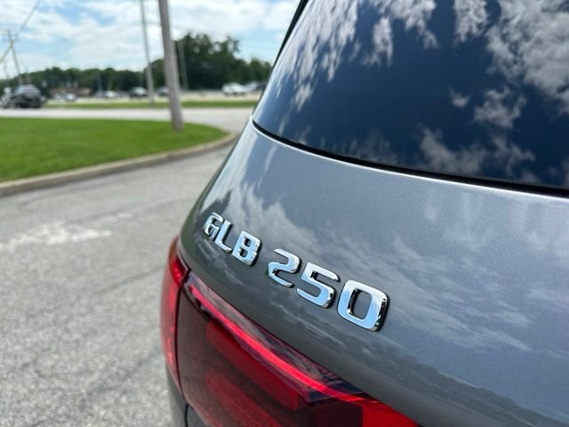 New 2026 Mountain Grey Metallic Mercedes-Benz GLB 250 image 11