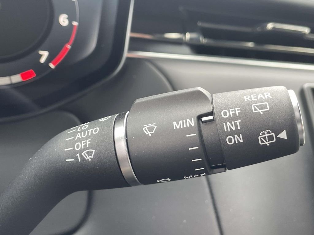New 2026 Fuji White Land Rover Dynamic SE image 39