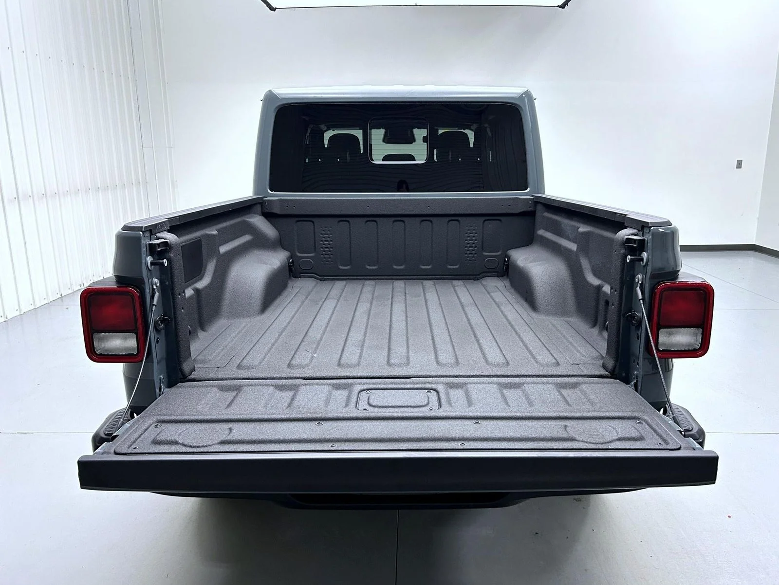 New 2026 Gray Jeep Sahara image 21