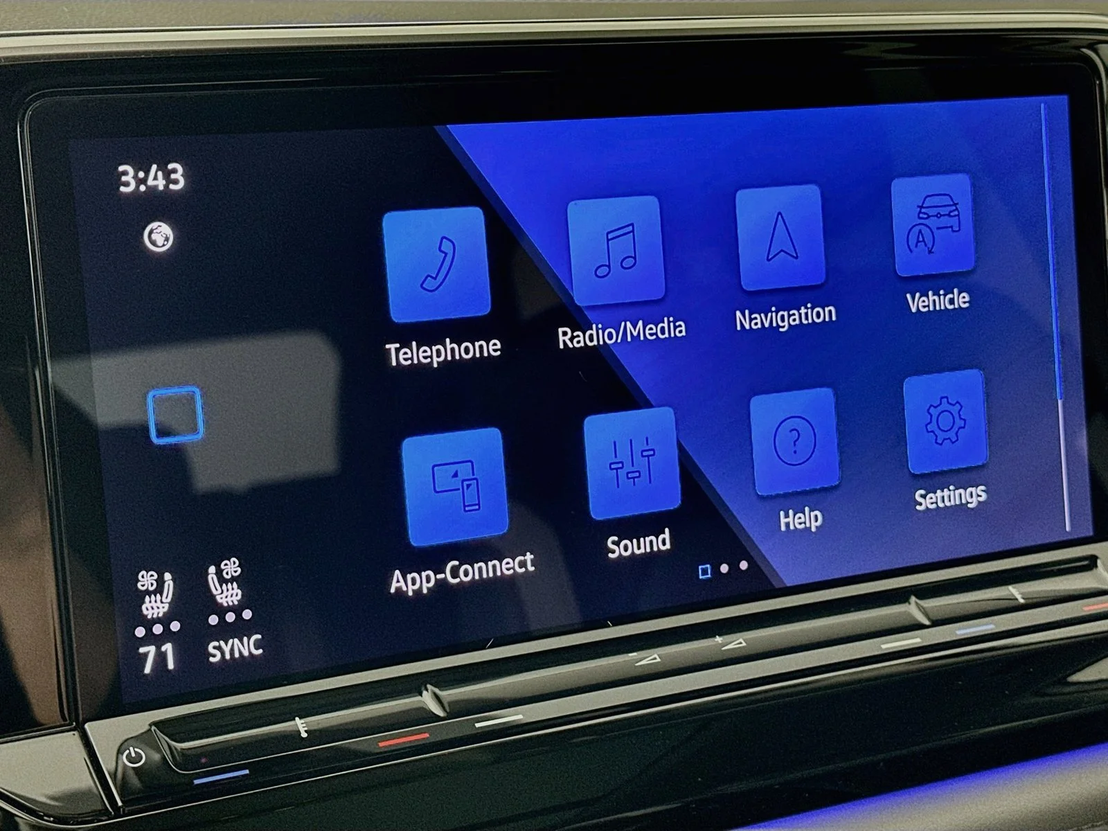 Used 2025  Volkswagen  image 25